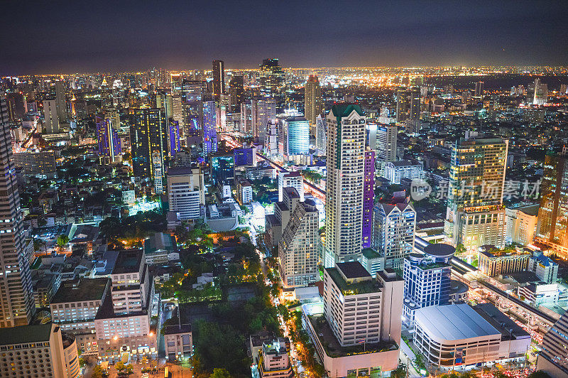 鸟瞰图Sathorn和silom区和天空火车站Chong Nonsi在CBD市中心的曼谷silom, Asoke，曼谷，泰国中心